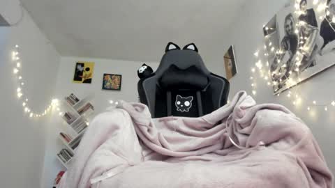 Snapshot of yury_sun chatting on 12-22-24, 06:26 paola online show from 12-22-24, 06:26