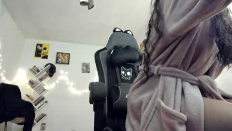 Snapshot of yury_sun chatting on 01-12-25, 10:33 paola online show from 01-12-25, 10:33