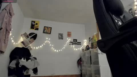 Snapshot of yury_sun chatting on 02-16-25, 11:48 paola online show from 02-16-25, 11:48