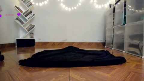 Snapshot of yury_sun chatting on 02-25-25, 01:20 paola online show from 02-25-25, 01:20