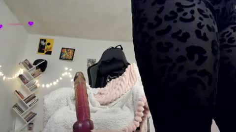 Snapshot of yury_sun chatting on 03-01-25, 11:04 paola online show from 03-01-25, 11:04