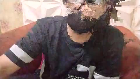 Snapshot of yutuando chatting on 10-27-25, 03:43 yutuando online show from 10-27-25, 03:43