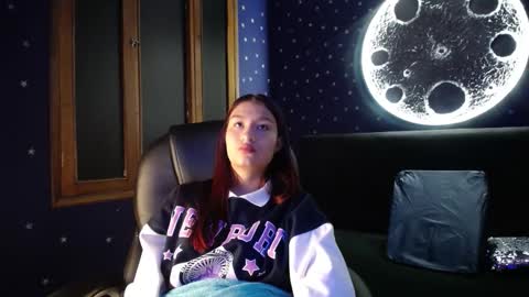 YUYIS online show from 02-05-26, 11:37