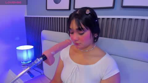 Yuyis  online show from 12-14-24, 04:01