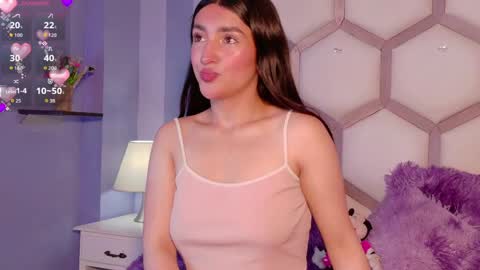 Snapshot of yvi_taylor chatting on 04-21-26, 03:07 yvi online show from 04-21-26, 03:07
