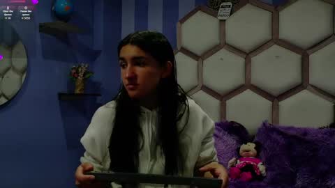 Snapshot of yvi_taylor chatting on 04-29-26, 11:58 yvi online show from 04-29-26, 11:58