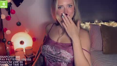 The Queen Bitch of the United Kingdom online show from 08-06-26, 06:15
