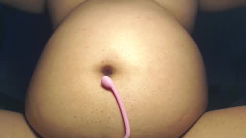 Snapshot of yvie__ chatting on 03-12-25, 04:08 Eve online show from 03-12-25, 04:08