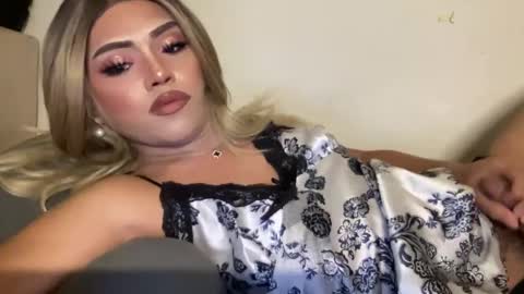 Snapshot of yvonne_guidotti chatting on 01-19-25, 05:07 Miss Cali online show from 01-19-25, 05:07