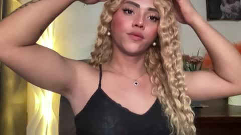 Snapshot of yvonne_guidotti chatting on 01-21-25, 11:13 Miss Cali online show from 01-21-25, 11:13