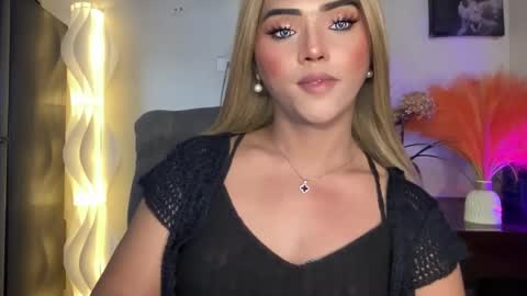 Snapshot of yvonne_guidotti chatting on 01-27-25, 12:12 Miss Cali online show from 01-27-25, 12:12