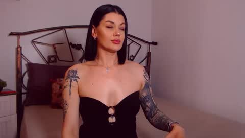 I V Y   online show from 05-09-26, 07:30
