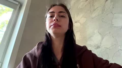 Snapshot of yvonnepfluger chatting on 06-20-26, 11:18 Lina online show from 06-20-26, 11:18