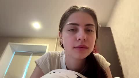 Snapshot of yvonnepfluger chatting on 06-25-26, 05:12 Lina online show from 06-25-26, 05:12
