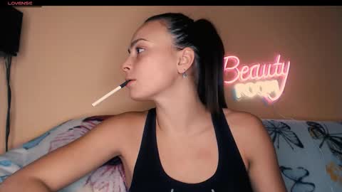 Snapshot of yzza_suave chatting on 11-05-25, 02:06 yzza_suave online show from 11-05-25, 02:06