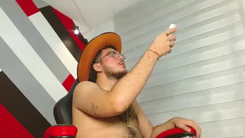 Snapshot of zac_golden chatting on 04-18-26, 02:04 Zack online show from 04-18-26, 02:04