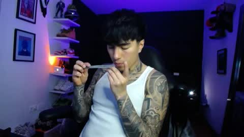 zac_muller1 online show from 12-01-25, 11:32