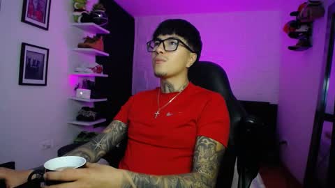 zac_muller1 online show from 01-06-26, 05:44