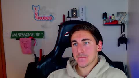 Snapshot of zach_rhyder chatting on 12-17-24, 02:44 Zach Rhyder online show from 12-17-24, 02:44