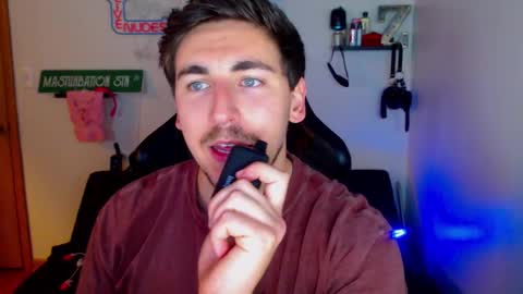 Snapshot of zach_rhyder chatting on 02-07-25, 03:23 Zach Rhyder online show from 02-07-25, 03:23