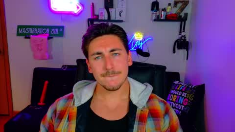 Snapshot of zach_rhyder chatting on 09-18-25, 12:45 Zach Rhyder online show from 09-18-25, 12:45
