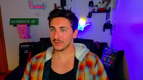 Snapshot of zach_rhyder chatting on 10-10-25, 12:20 Zach Rhyder online show from 10-10-25, 12:20