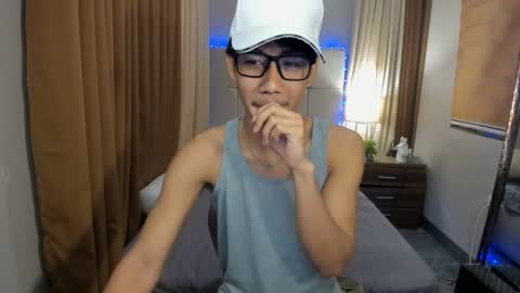 zack212003 online show from 10-30-25, 08:38