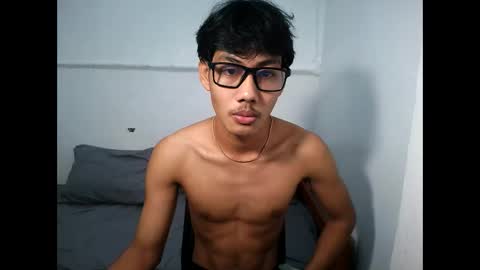 zack212003 online show from 11-03-25, 02:02