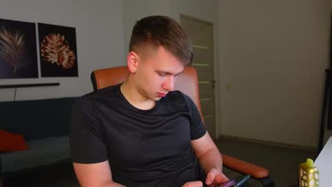ZACK GILLIAN online show from 05-09-26, 08:03