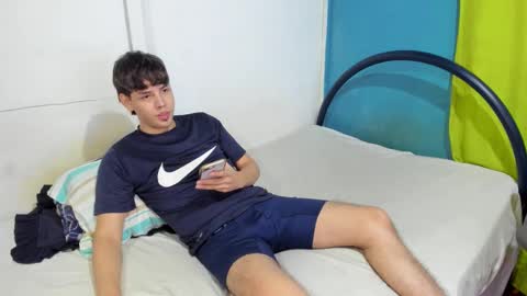 Snapshot of zackmontiel07 chatting on 10-23-25, 09:52 ZackMontiel07 online show from 10-23-25, 09:52