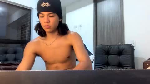 Snapshot of zackss_player chatting on 09-22-25, 11:18 zackss_player online show from 09-22-25, 11:18