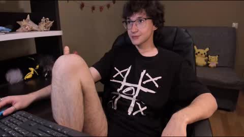 Snapshot of zackstivensen chatting on 02-14-25, 12:09 Zachary next stream on monday online show from 02-14-25, 12:09