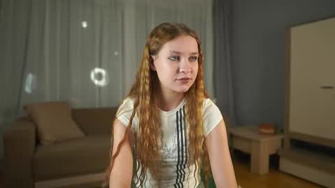 Snapshot of zadabercher chatting on 10-11-25, 01:42 Marina online show from 10-11-25, 01:42