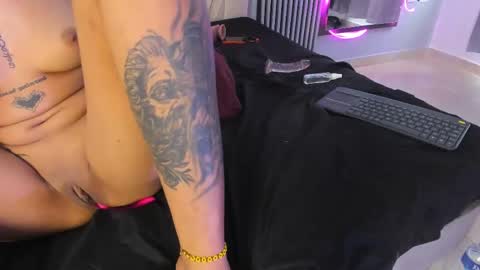 zafiro____ online show from 05-11-26, 04:04