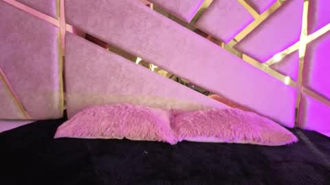 Claire  online show from 11-21-25, 04:49