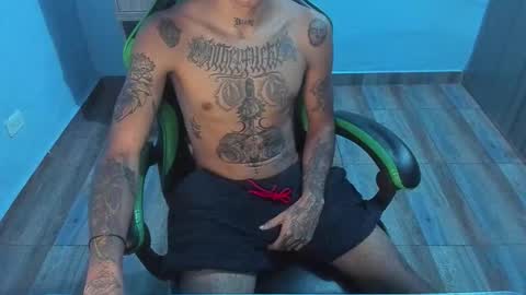 Snapshot of zafirocum chatting on 11-22-25, 02:05 BiG Zafiro online show from 11-22-25, 02:05