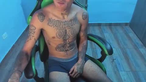 Snapshot of zafirocum chatting on 11-24-25, 02:50 BiG Zafiro online show from 11-24-25, 02:50