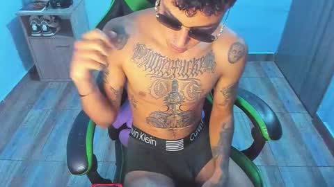 Snapshot of zafirocum chatting on 12-14-25, 11:48 BiG Zafiro online show from 12-14-25, 11:48