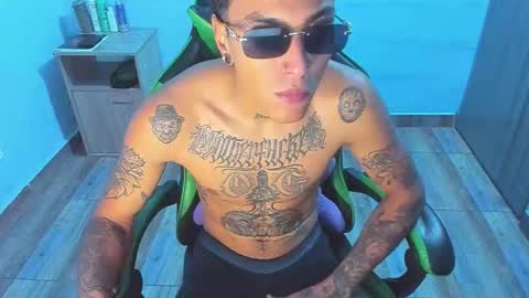 Snapshot of zafirocum chatting on 12-16-25, 12:10 BiG Zafiro online show from 12-16-25, 12:10