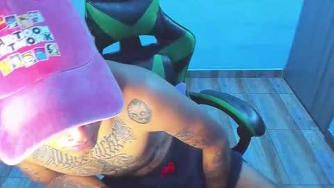 Snapshot of zafirocum chatting on 12-20-25, 10:44 BiG Zafiro online show from 12-20-25, 10:44