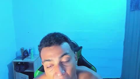 Snapshot of zafirocum chatting on 12-23-25, 11:08 BiG Zafiro online show from 12-23-25, 11:08