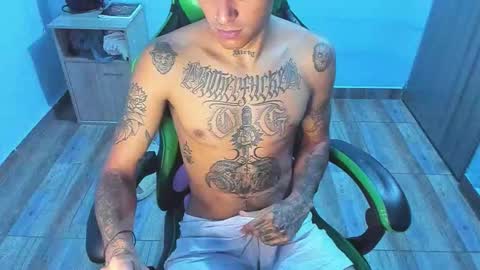 Snapshot of zafirocum chatting on 01-08-26, 10:28 BiG Zafiro online show from 01-08-26, 10:28