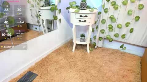 Snapshot of zaharaskylar chatting on 10-30-25, 12:17 Zahara online show from 10-30-25, 12:17