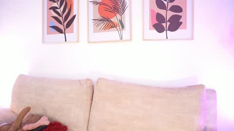 Zara Williams online show from 01-04-25, 05:37