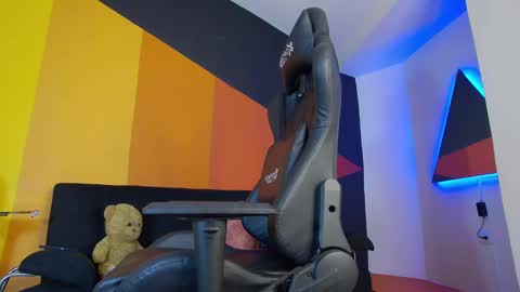 Snapshot of zaid_lion chatting on 02-17-25, 12:16 Zaid Mendoza online show from 02-17-25, 12:16