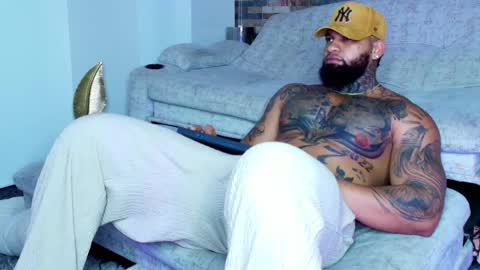 INSTAGRAM yormanfit7 online show from 10-01-25, 08:31