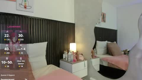 Snapshot of zairawatson chatting on 04-28-26, 12:10 zaira online show from 04-28-26, 12:10