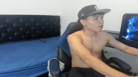 Snapshot of zammcito_ chatting on 12-25-24, 04:44 zamm online show from 12-25-24, 04:44