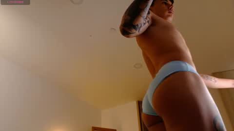 Snapshot of zamuel_18 chatting on 06-24-26, 09:03 zamuel -15 off online show from 06-24-26, 09:03