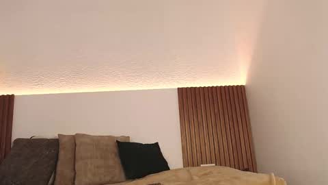 Zander online show from 02-11-25, 07:48